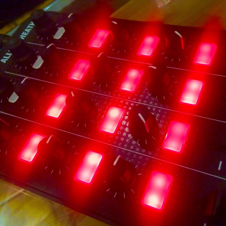 001 - Danny breaks the 16-bit clouds